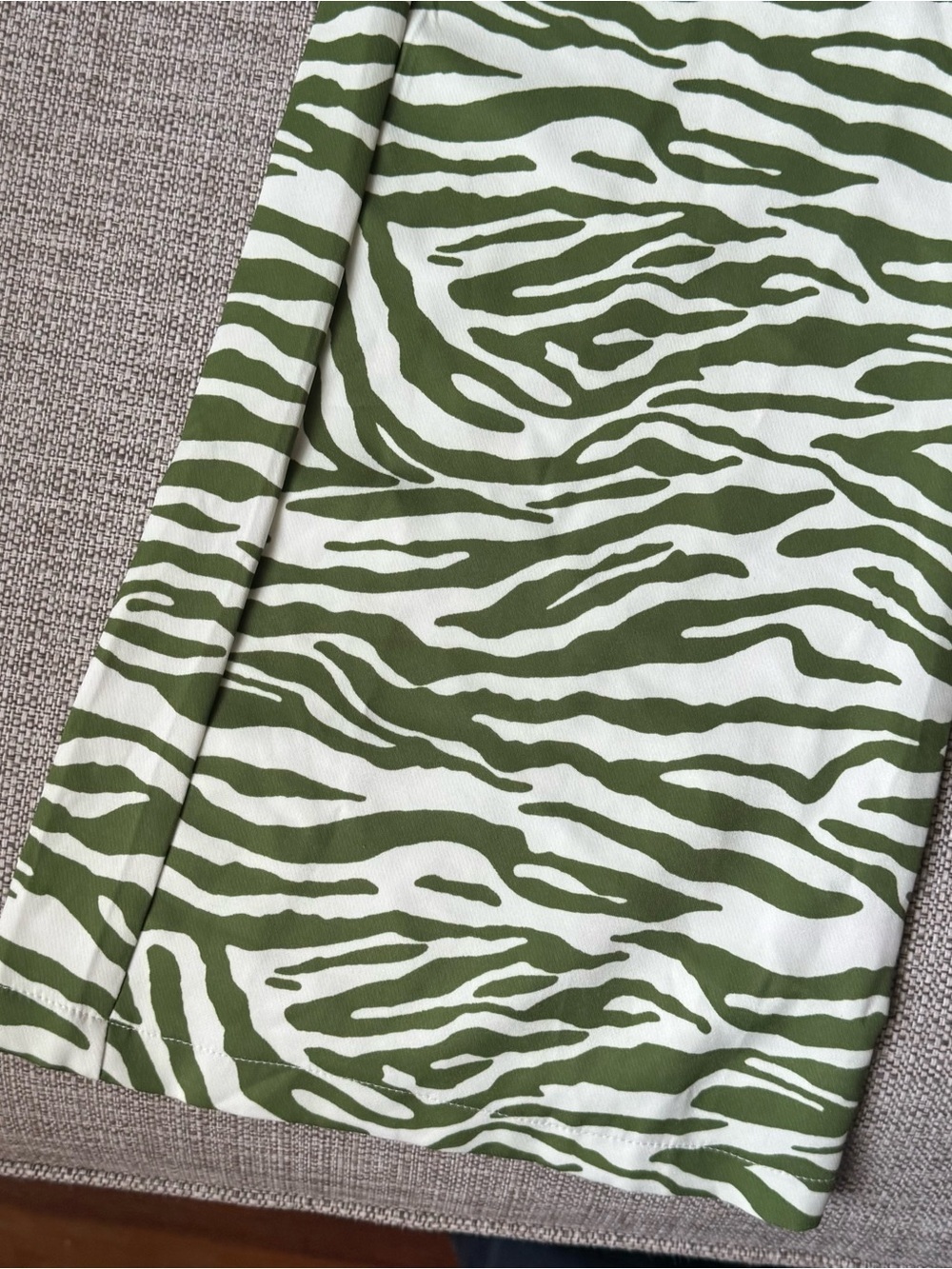 Green & White Zebra Print Flared Pants NWOT small - Picture 4 of 4